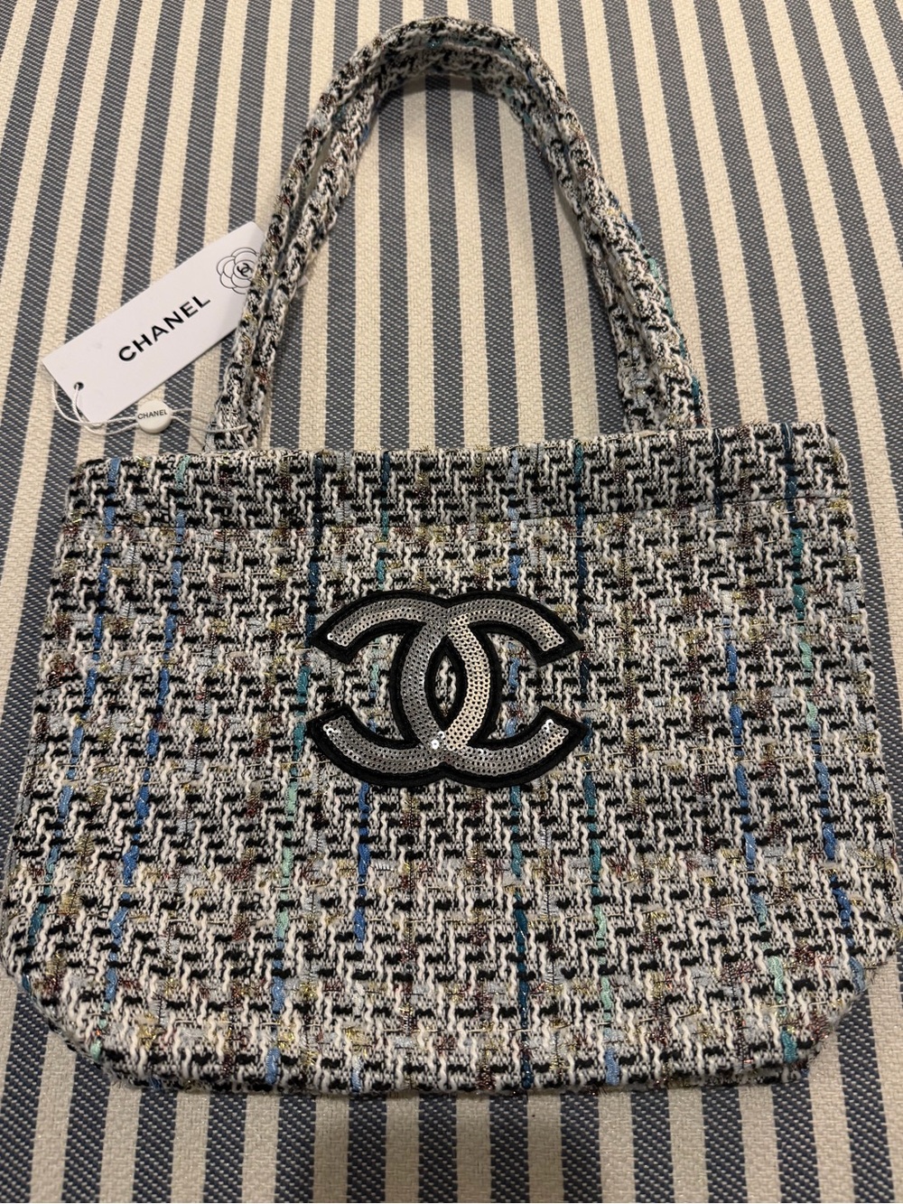 CHANEL VIP/GWP Tweed Tote with Black CC Logo in Multi Color. 💙💚🤍💛🖤